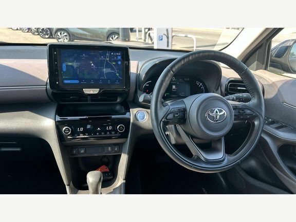 Toyota Yaris Cross Excel Awd Black #6
