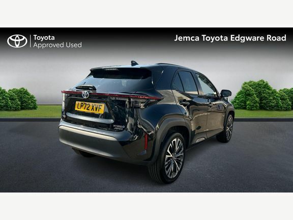 Toyota Yaris Cross Excel Awd Black #2