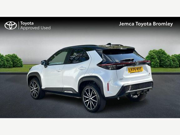 Toyota Yaris Cross Gr Sport Fwd LY75NXE White #4