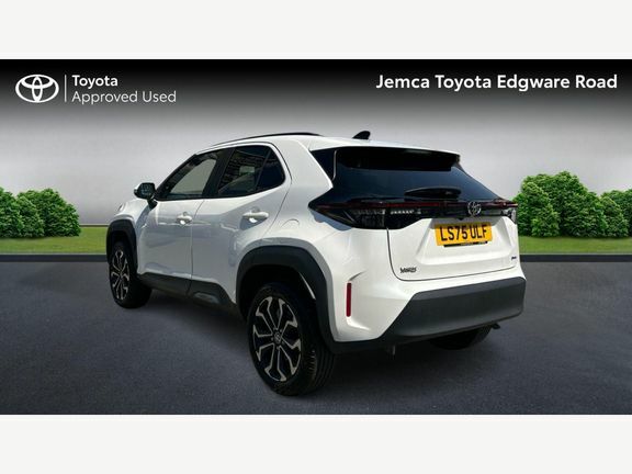 Toyota Yaris Cross Design Fwd White #4