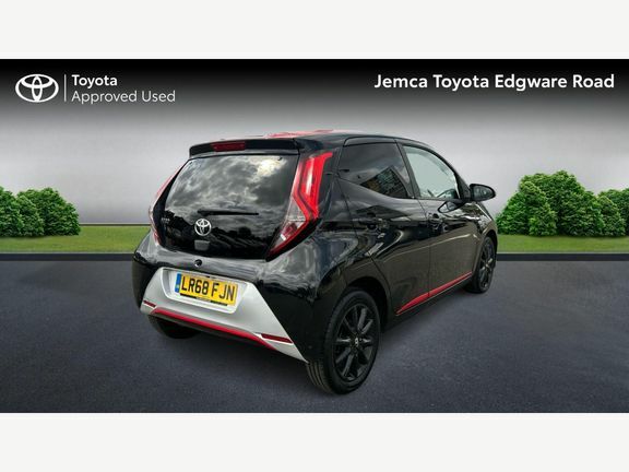Toyota Aygo X X-press M Black #2