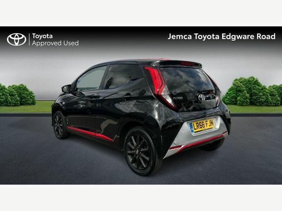 Toyota Aygo X X-press M Black #4