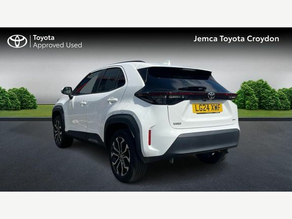 Toyota Yaris Cross Design Fwd White #4