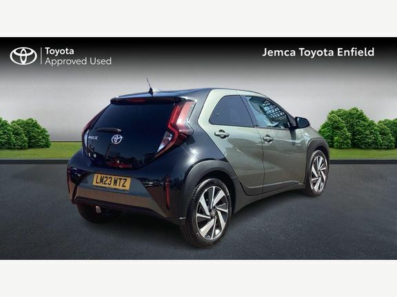 Toyota Aygo X Edge Manual LM23WTZ Green #2