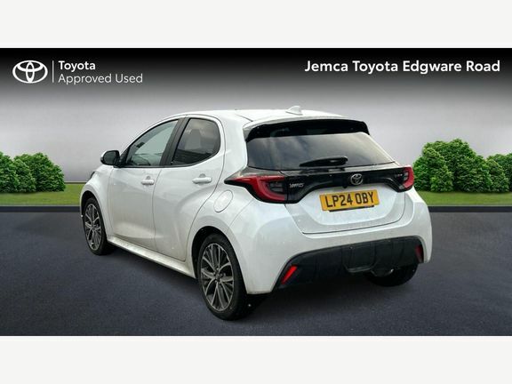 Toyota Yaris Excel White #4