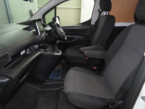 Peugeot Partner Professional Premium 850 White #5
