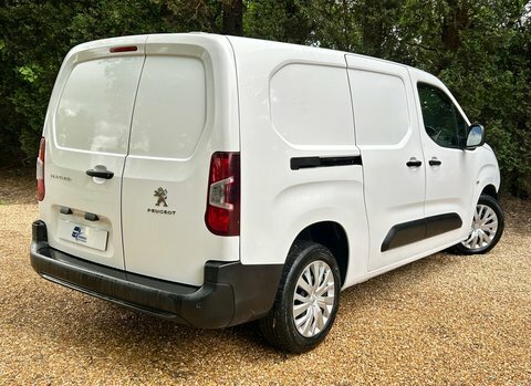 Peugeot Partner Professional Premium 850 White #4