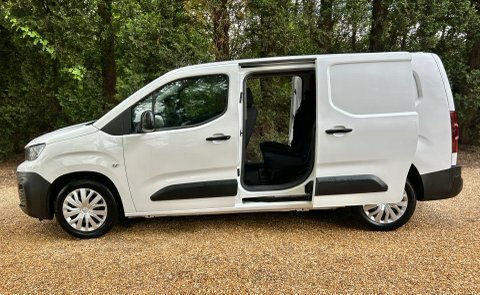 Peugeot Partner Professional Premium 850 White #6