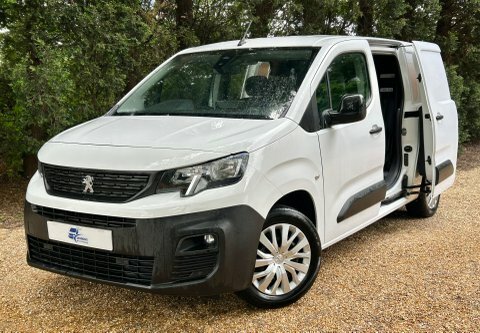 Peugeot Partner Professional Premium 850 White