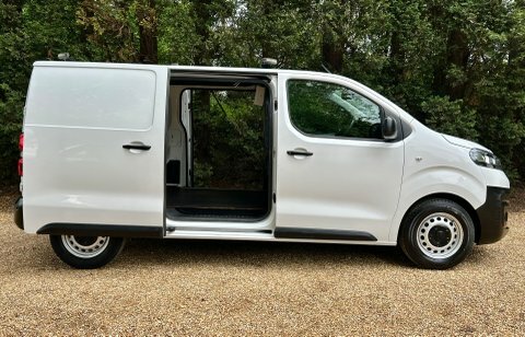 Vauxhall Vivaro Edition 2900 L1 FL69XKS White #4