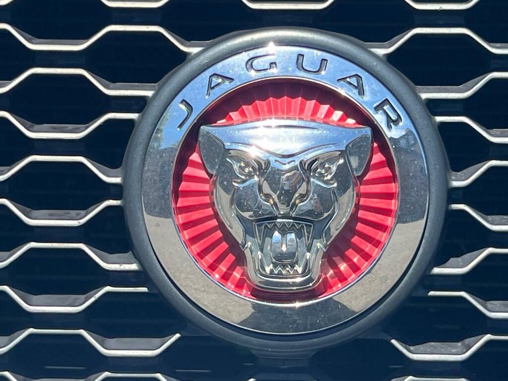 Jaguar XE R-sport Red #56