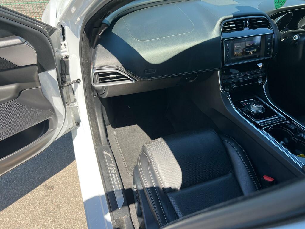 Jaguar XE R-sport Red #17