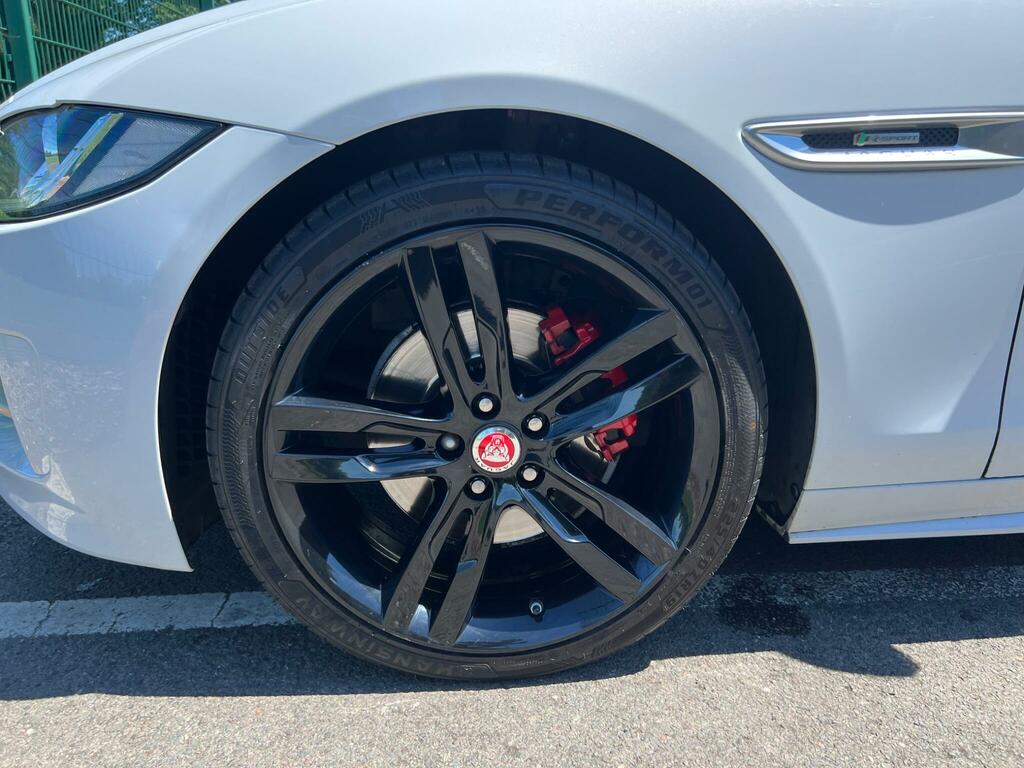Jaguar XE R-sport Red #62