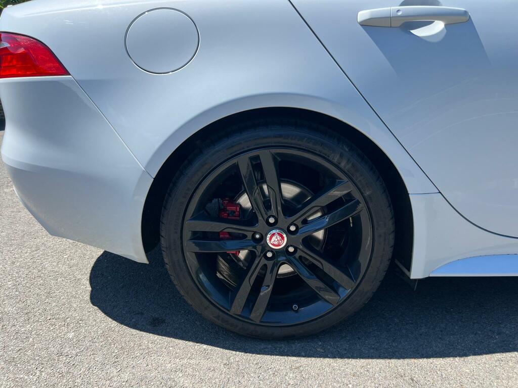 Jaguar XE R-sport Red #64
