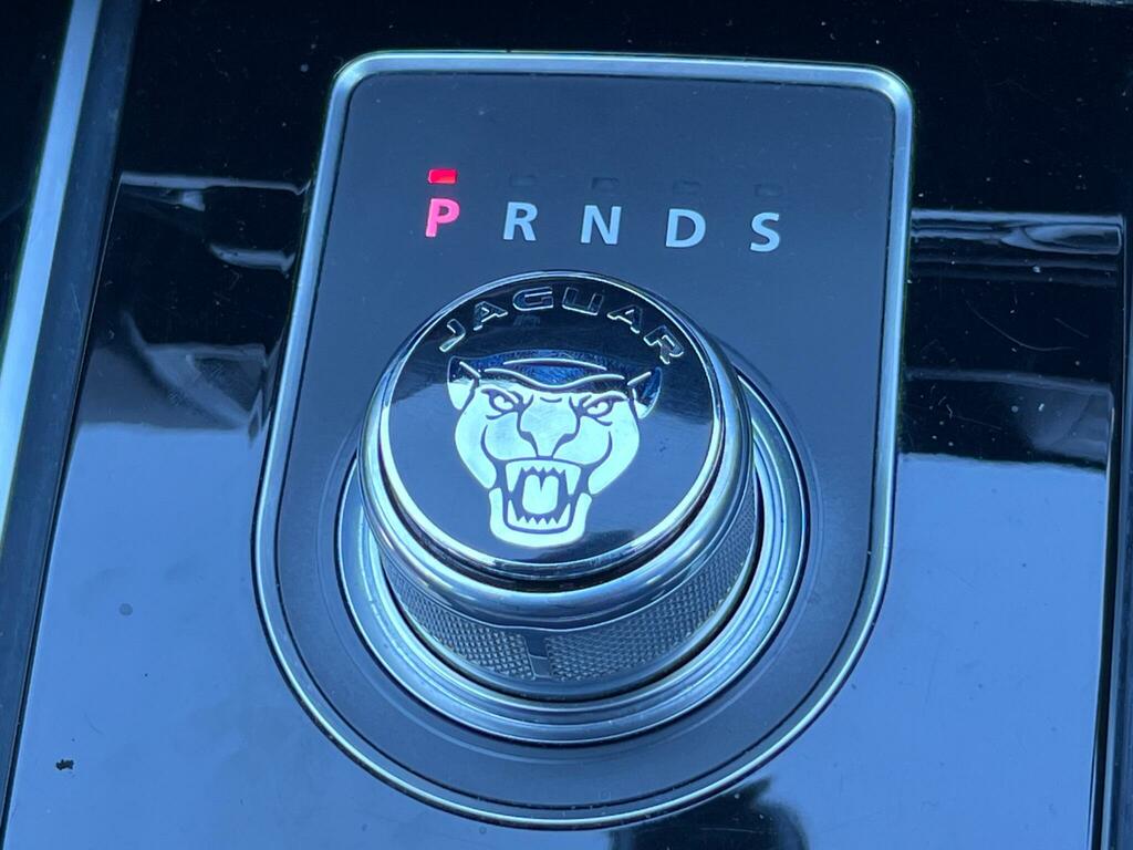 Jaguar XE R-sport Red #23