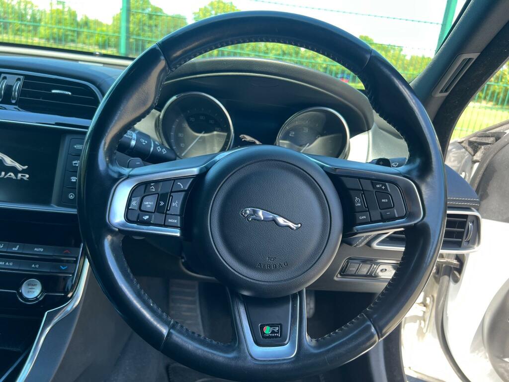 Jaguar XE R-sport Red #11