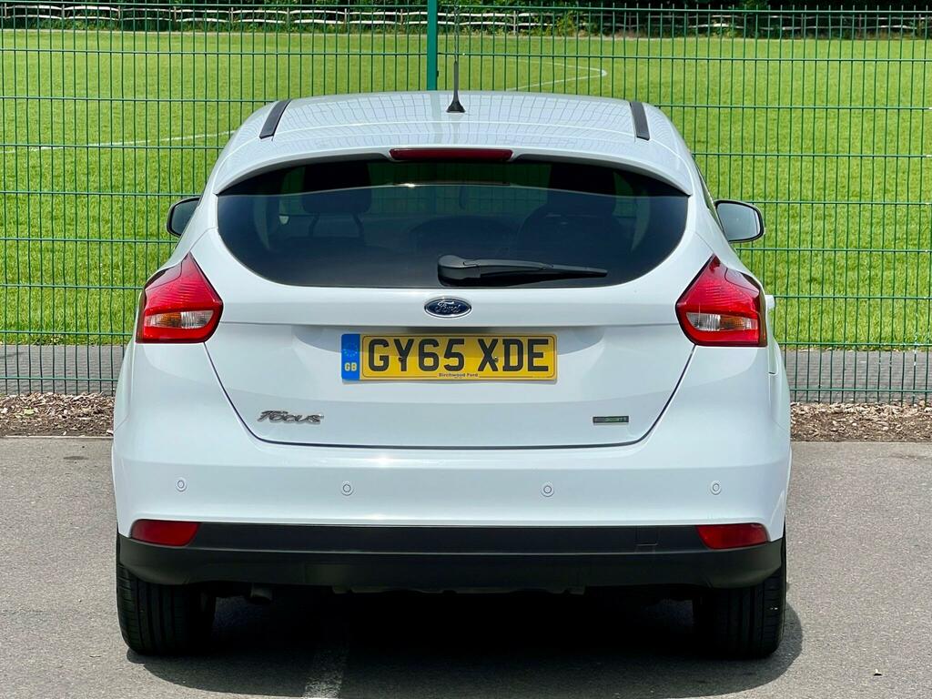 Ford Focus Petrol White #5