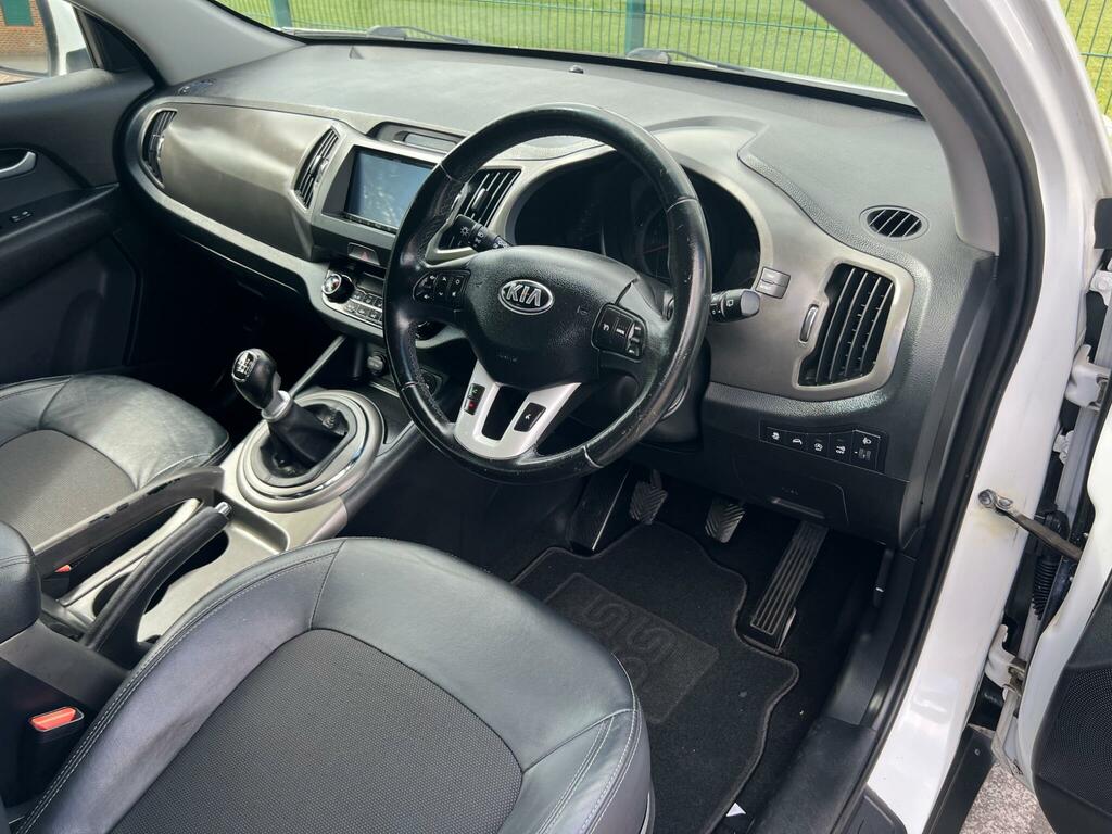 Kia Sportage 1.7L 4 White #15