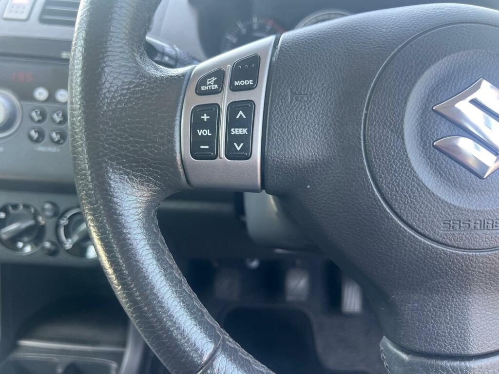 Suzuki Swift 1.5 Glx Hatchback 150 Gkm, 101 Red #11