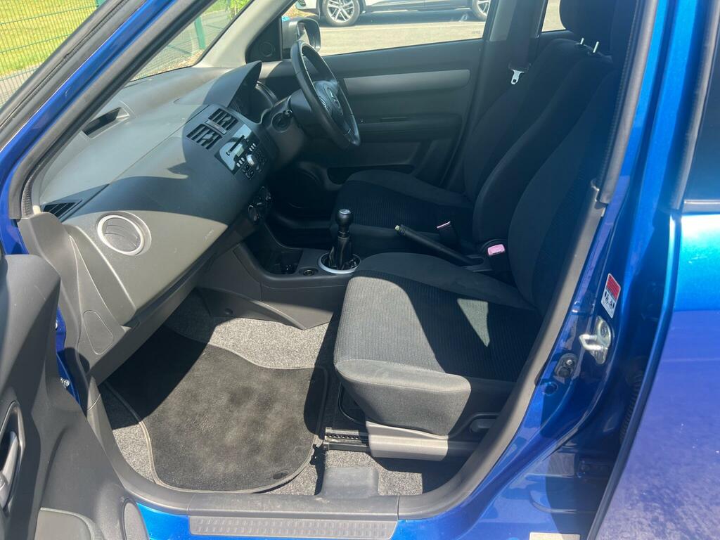 Suzuki Swift 1.5 Glx Hatchback 150 Gkm, 101 Red #13