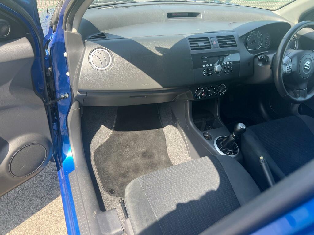 Suzuki Swift 1.5 Glx Hatchback 150 Gkm, 101 Red #14