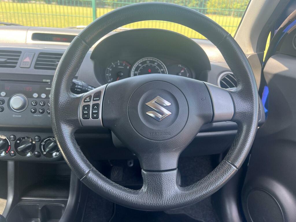Suzuki Swift 1.5 Glx Hatchback 150 Gkm, 101 Red #10