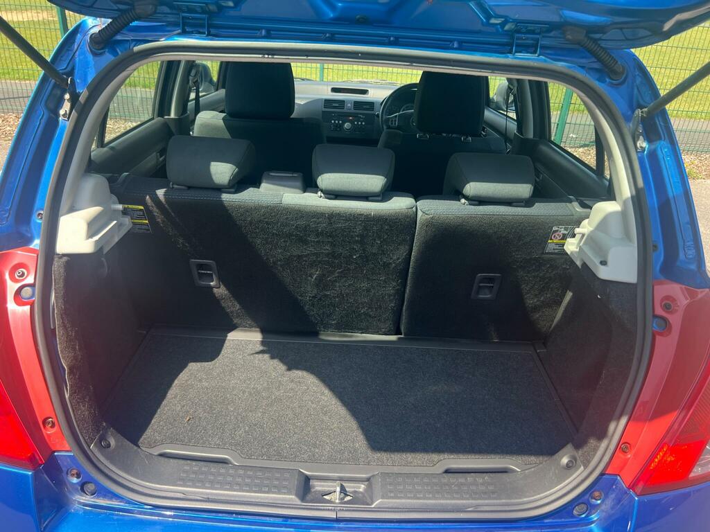 Suzuki Swift 1.5 Glx Hatchback 150 Gkm, 101 Red #37