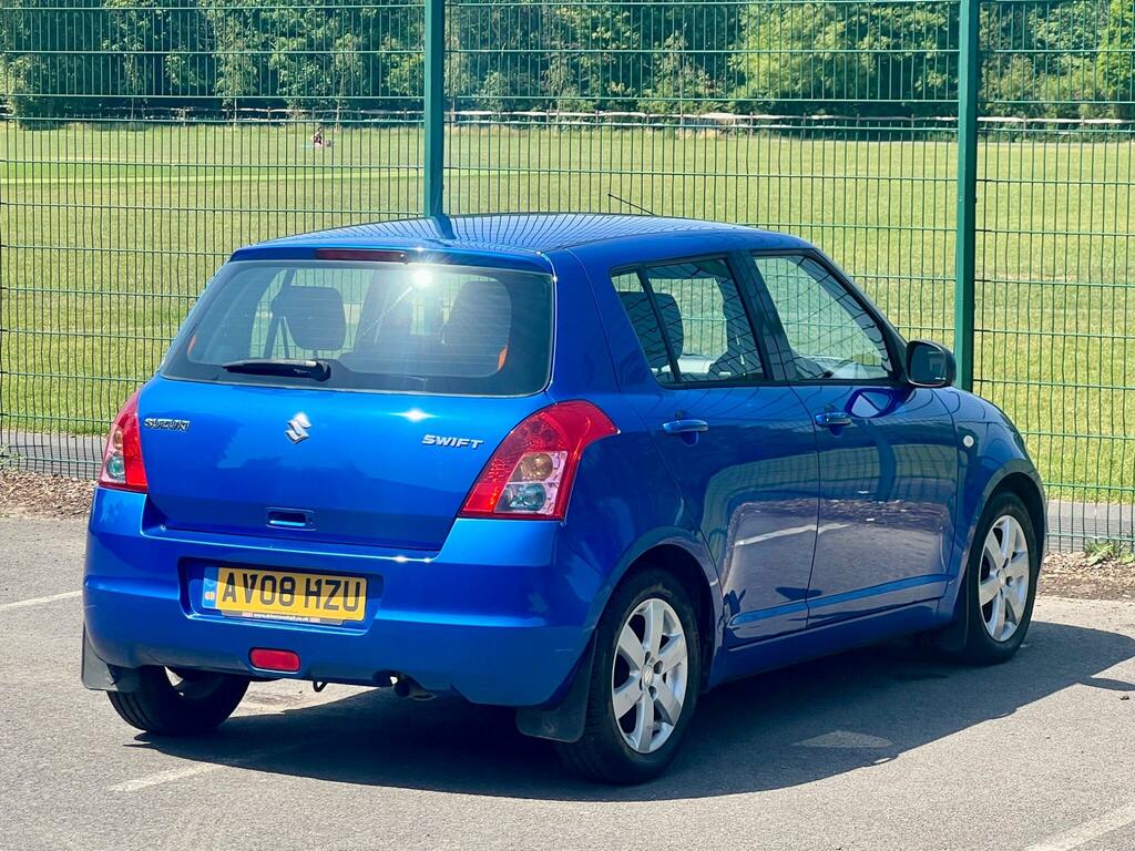 Suzuki Swift 1.5 Glx Hatchback 150 Gkm, 101 Red #7