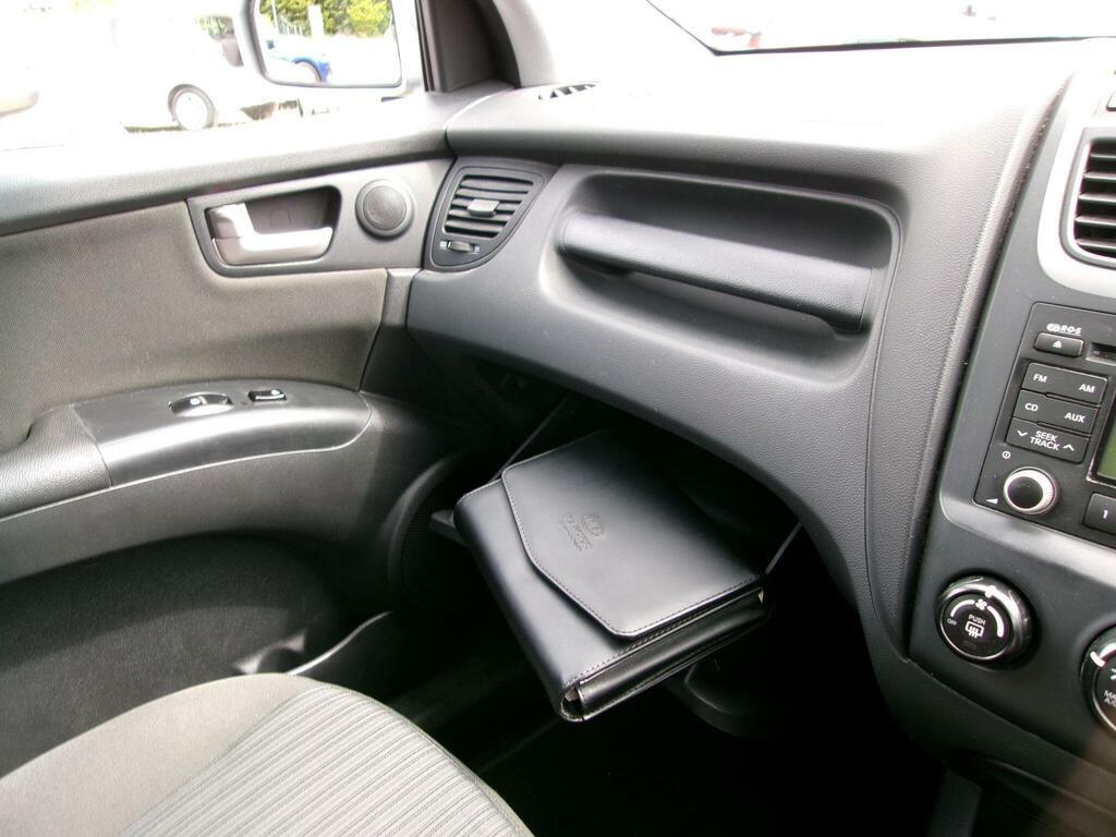 Kia Sportage Xr Black #10