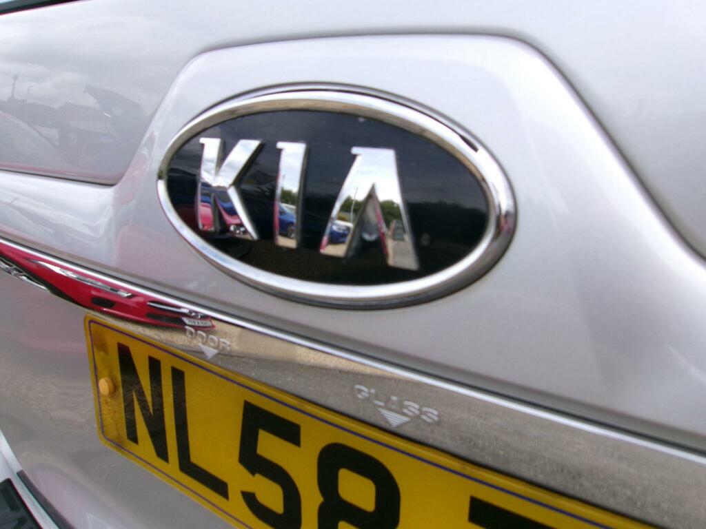 Kia Sportage Xr Black #45