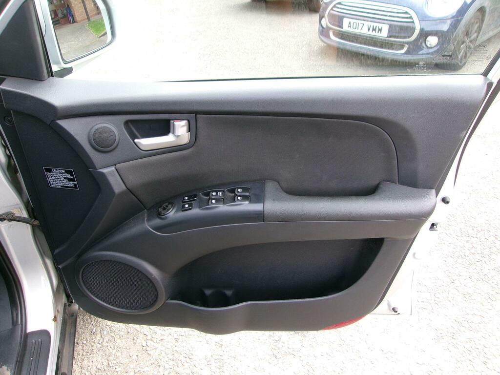 Kia Sportage Xr Black #24