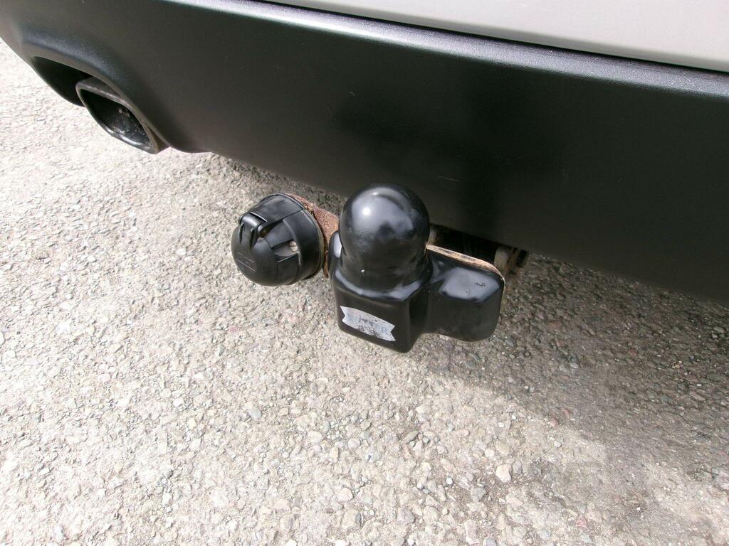 Kia Sportage Xr Black #21