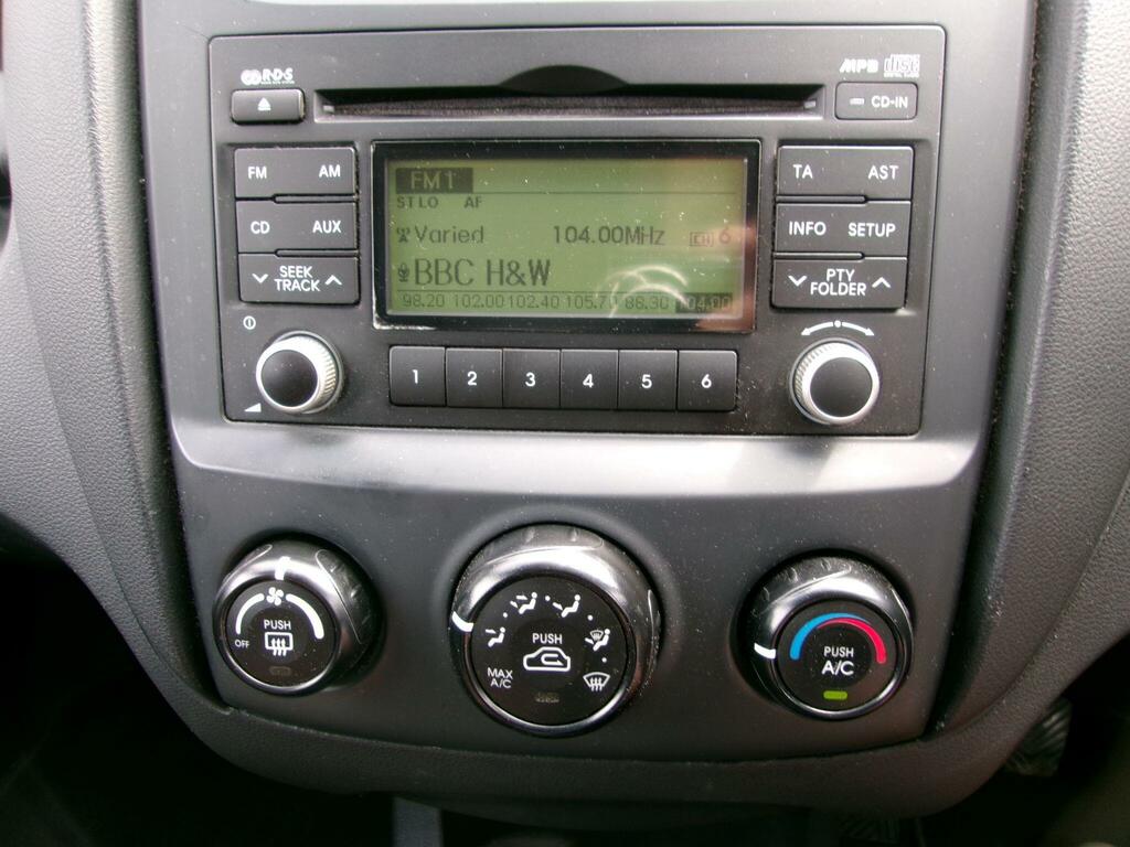 Kia Sportage Xr Black #32