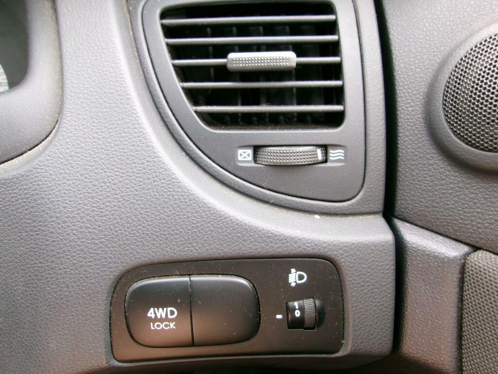 Kia Sportage Xr Black #17