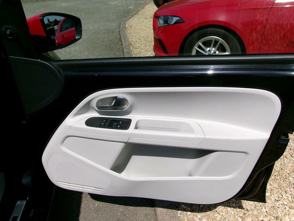 Volkswagen Up Up Tsi Black #20