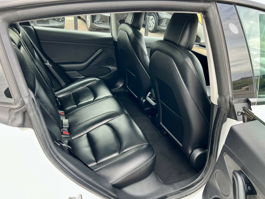 Tesla Model 3 Saloon 202272 White #4