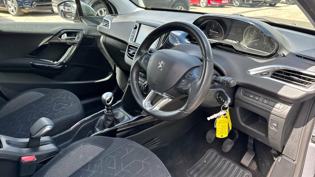 Peugeot 2008 1.2 Puretech Signature Suv Euro PX69YDF Grey #2