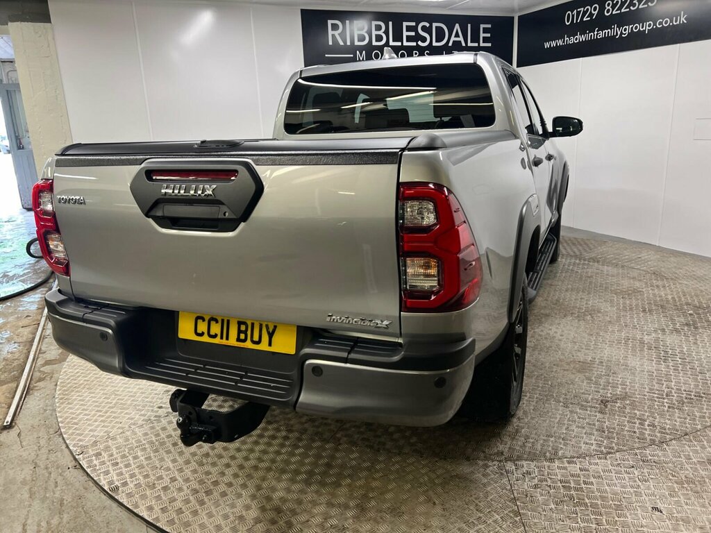 Toyota HILUX 2.8 D-4d-h Invincible X 4Wd Euro 6 CC11BUY  #5