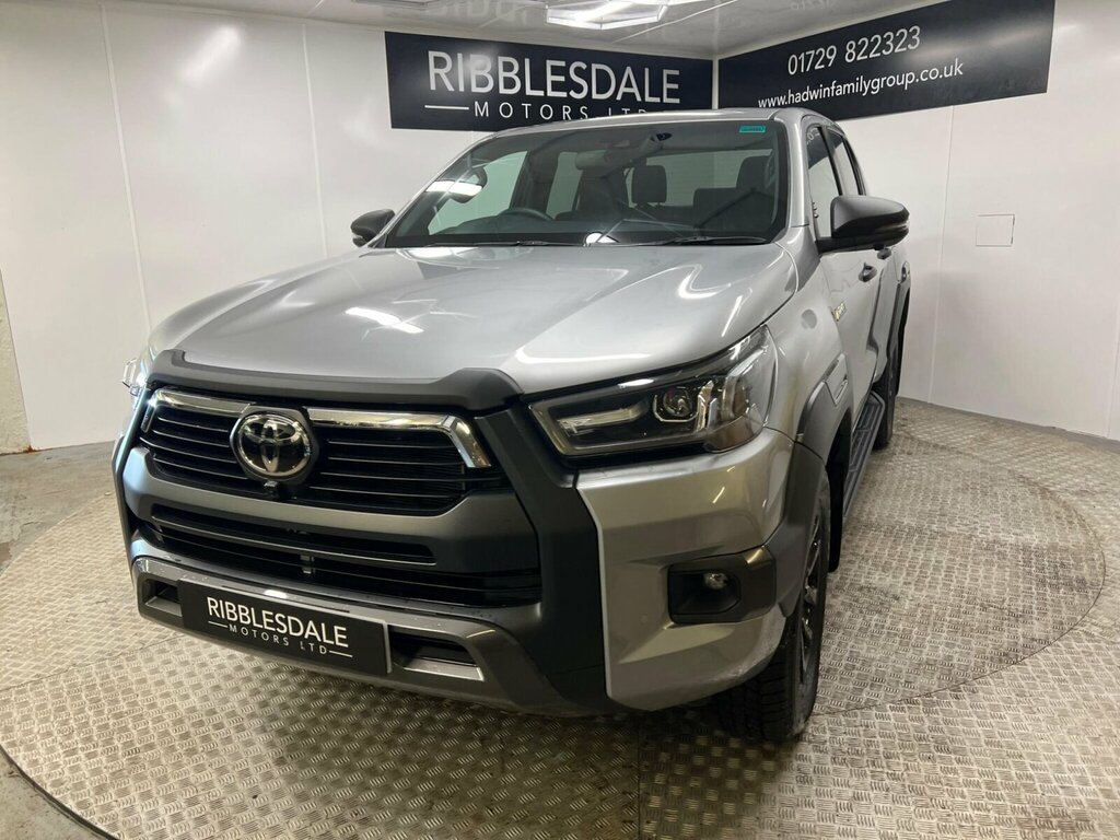 Toyota HILUX 2.8 D-4d-h Invincible X 4Wd Euro 6 CC11BUY  #3