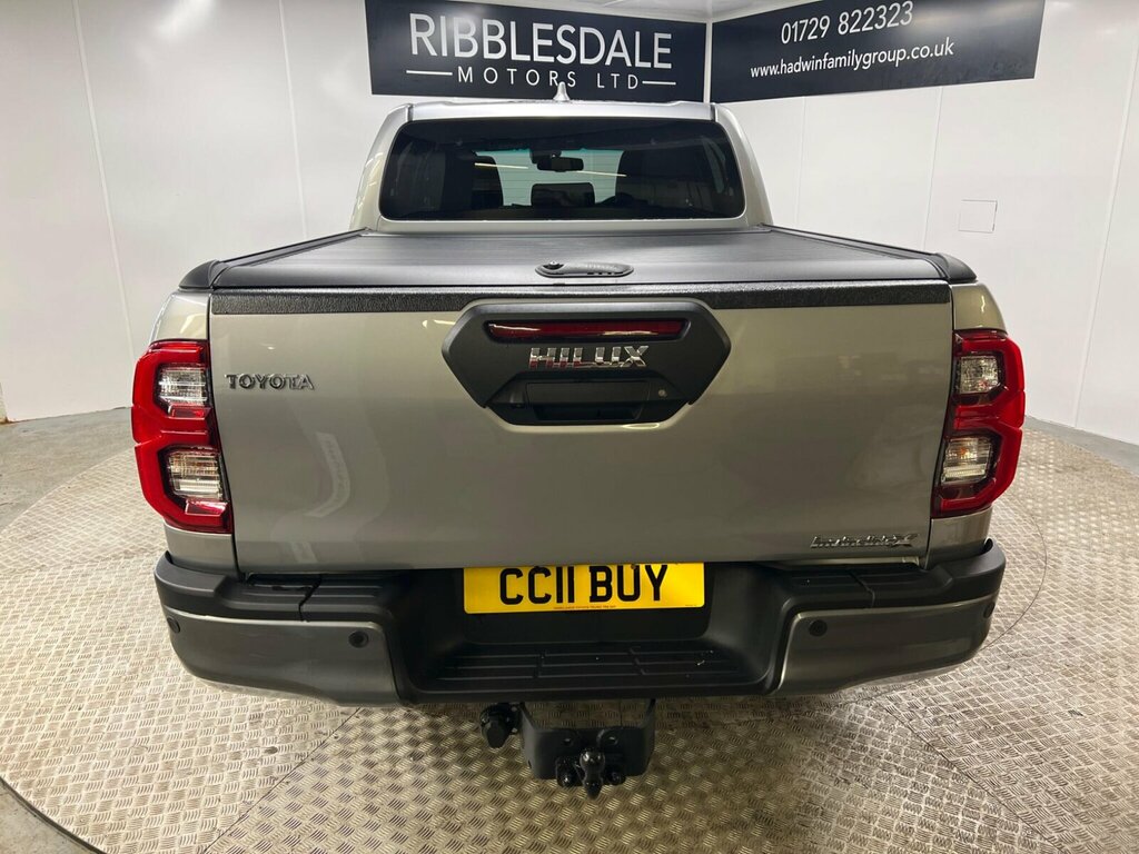Toyota HILUX 2.8 D-4d-h Invincible X 4Wd Euro 6 CC11BUY  #6