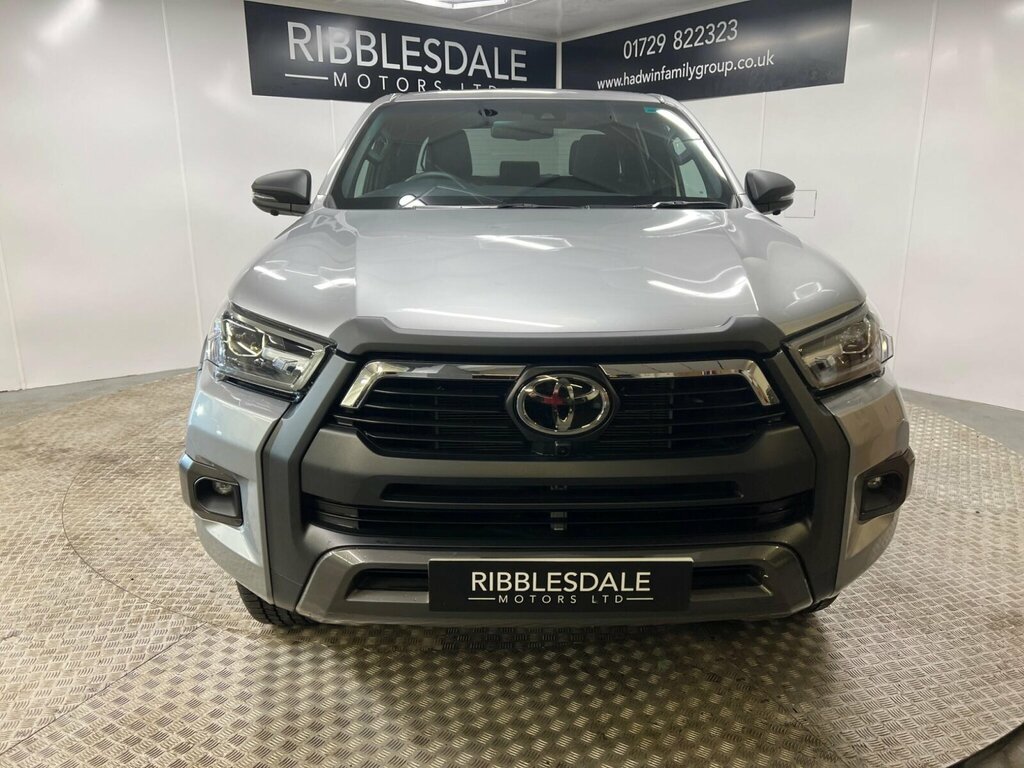 Toyota HILUX 2.8 D-4d-h Invincible X 4Wd Euro 6 CC11BUY  #2
