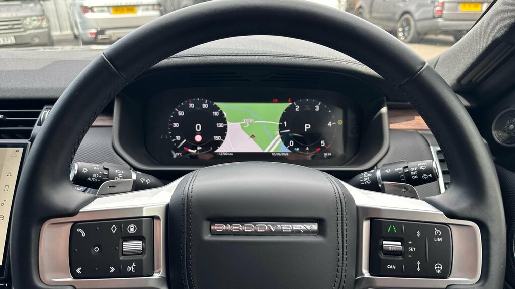 Land Rover Discovery D350 Dynamic Hse Grey #13