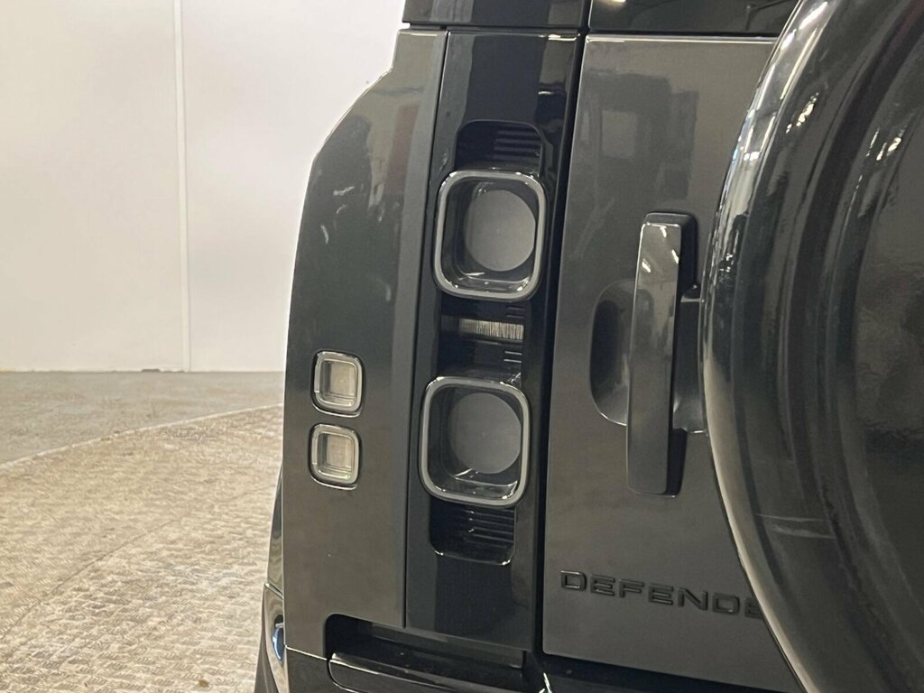 Land Rover Defender X-dynamic Hse Red #9