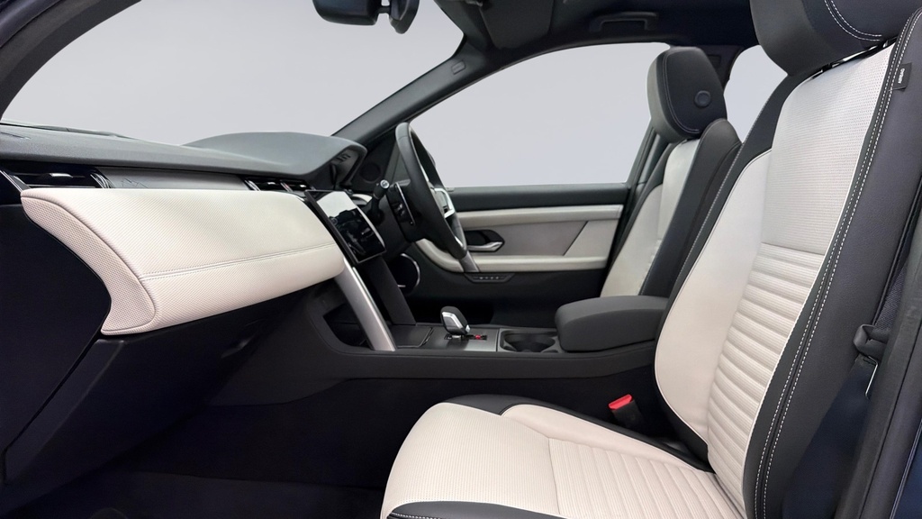Land Rover Discovery Sport P270e Landmark PO26WKU #3