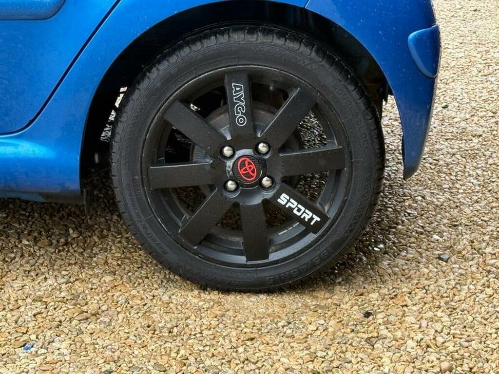 Toyota Aygo 1.0 Aygo Blue Blue #33
