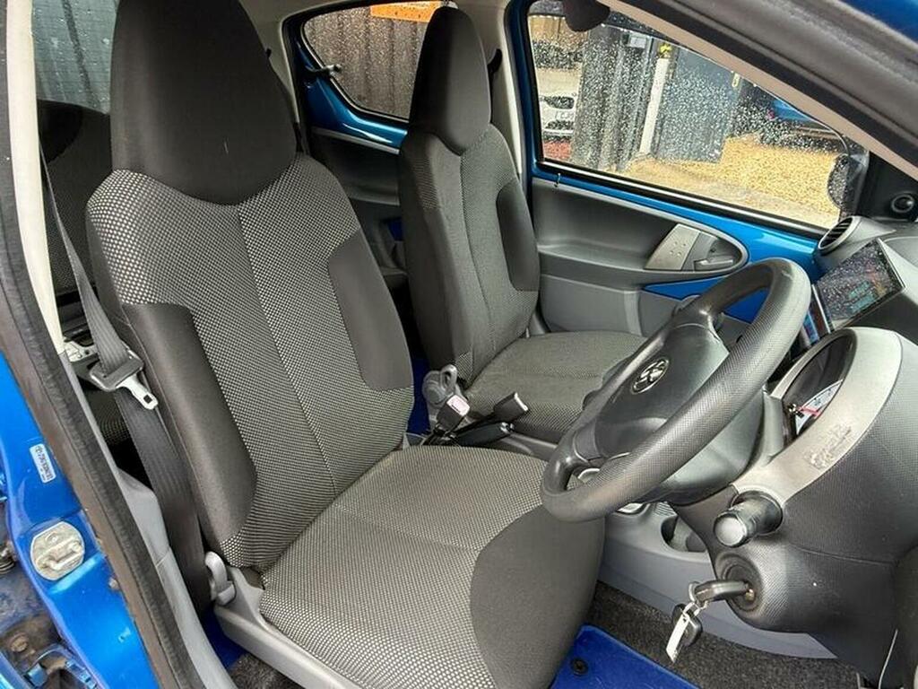 Toyota Aygo 1.0 Aygo Blue Blue #16