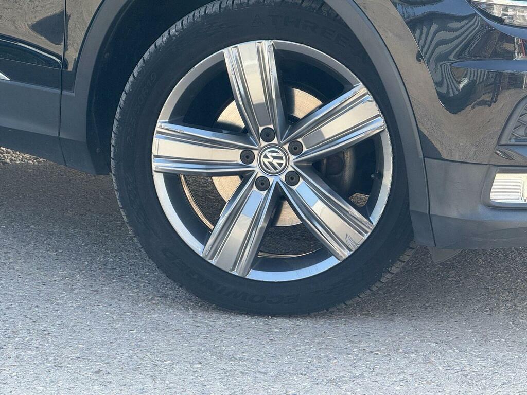 Volkswagen Tiguan 2.0 Tdi Bluemotion Tech Sel Dsg Euro 6 Ss Black #4
