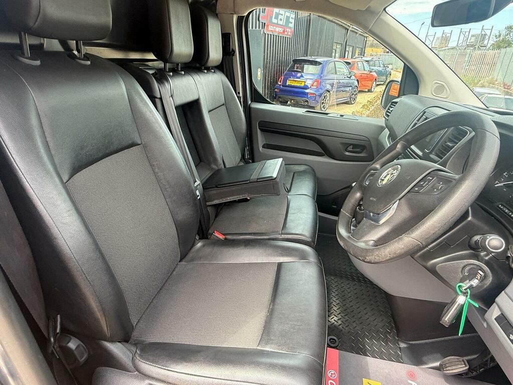 Vauxhall Vivaro 2700 1.5D 120Ps Sportive H1 Van White #18