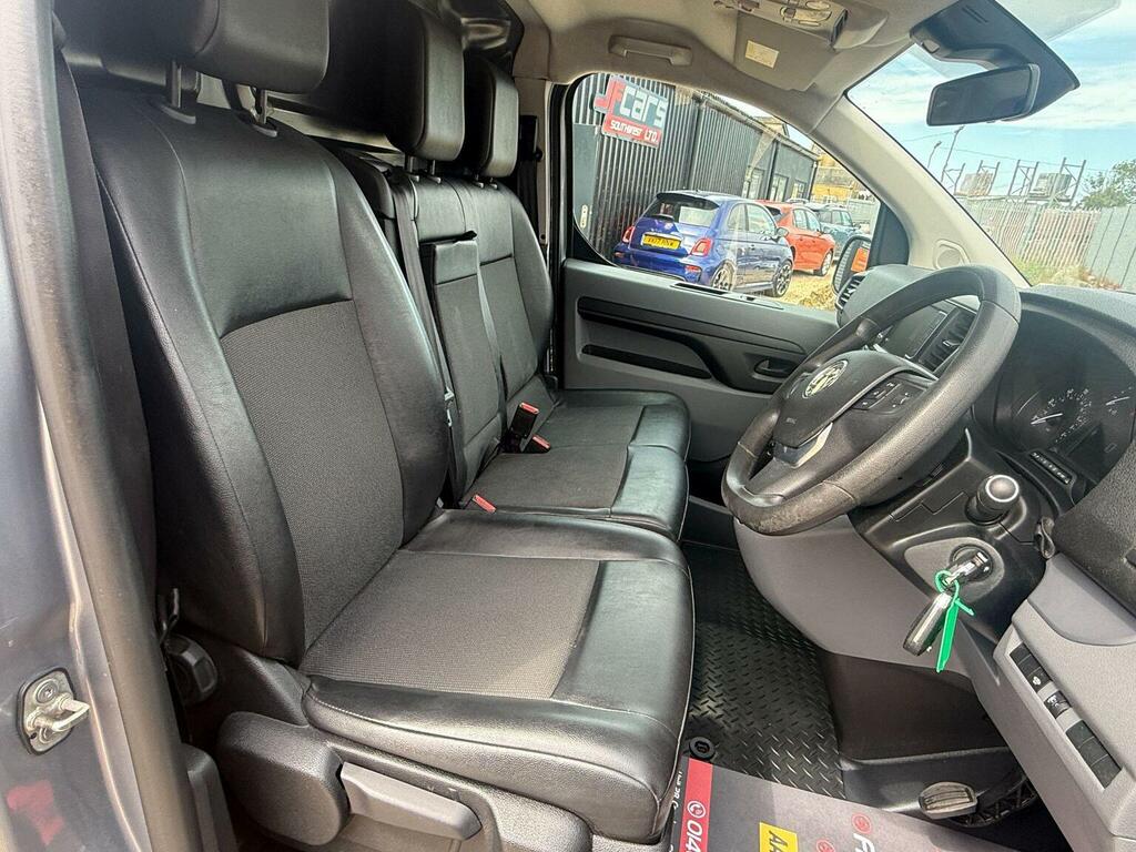 Vauxhall Vivaro 2700 1.5D 120Ps Sportive H1 Van White #17