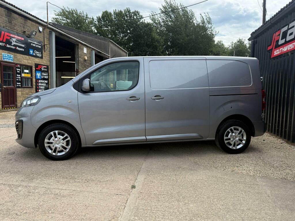 Vauxhall Vivaro 2700 1.5D 120Ps Sportive H1 Van White #7